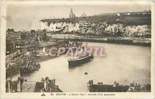 Ansichtskarte AK DIEPPE-L'Avant Port-arivee d'un paquebot Bateau