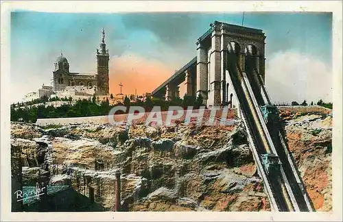 Cartes postales MARSEILLE-Notre Dame de la Garde et son Ascenseur