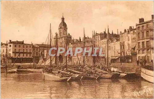 Cartes postales porte de l rochelle VERS LA PORTE DE LA GROSSE HORLOGE (XIII e et XVIIIes) Bateaux de peche