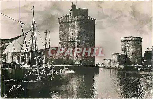 Cartes postales moderne La Rochelle L'Entree du Port Bateaux