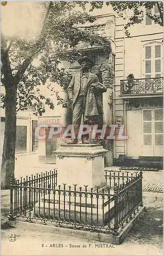 Ansichtskarte AK Arles Statue de F Mistral