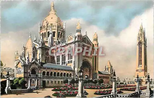 Cartes postales moderne La Basilique de Lisieux Panorama general