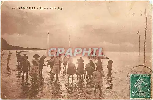 Cartes postales Granville Le soir sur la plage