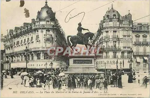 Cartes postales Orleans La Place du Martroi et la Statue de Jeanne d'Arc
