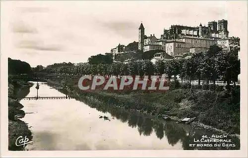 Cartes postales Auch La Cathedrale et bords du Gers