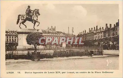 Cartes postales Lyon Statue equestre de Louis XIV par Lemot au centre de la Place Bellecour