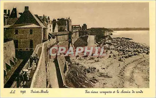 Ansichtskarte AK Saint-Malo Les vieux remparts et le chemin de ronde