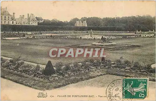Cartes postales PALAIS DE FONTAINEBLEAU - Vue sur le Parterre