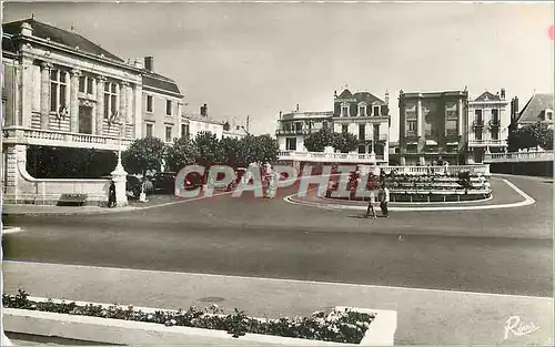 Cartes postales moderne Les Sables d'Olonne Vendee Place du Palais de Justice