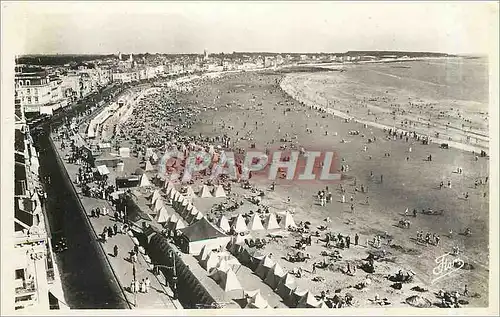 Ansichtskarte AK Les Sables d'Olonne Vendee vue panoramique de la plage et du Remblai