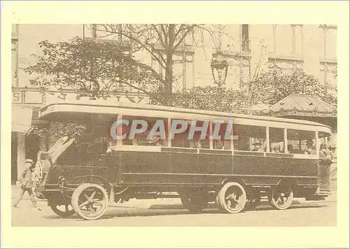 Cartes postales moderne 1923 Autobus a 6 roues type h6 de la Stcrp assurant ici la ligne E Madeleine Bastille