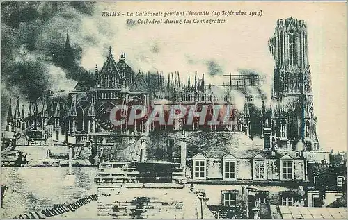 Ansichtskarte AK Reims la cathedrale pendant l'incendie 19 Septembre 1914