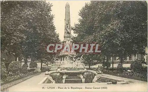 Cartes postales Lyon place de la Republique Statue Carnot