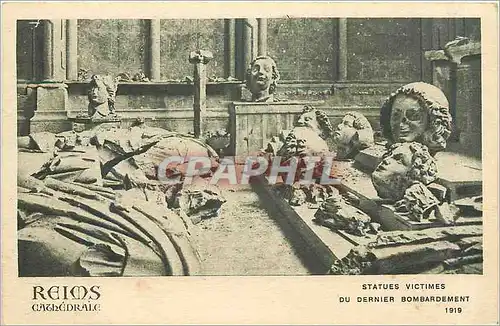 Ansichtskarte AK Reims cathedrale Statues Victimes du Dernier Bombardement 1919