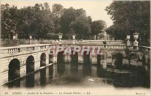 Cartes postales Nimes Jardin de la Fontaine La Grande Piscine