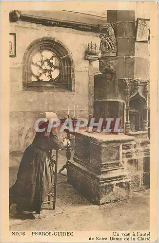 Cartes postales Perros Guirec Un voeu a l'Autel de Notre Dame de la Clarte Folklore