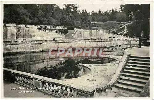 Cartes postales Nimes Le Jardin de la Fontaine La Source