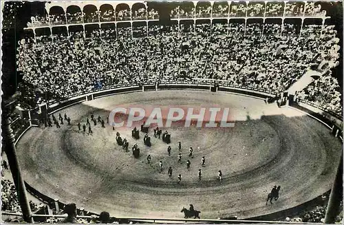 Cartes postales moderne Madrid Plaza de Toros Les Arenes Corrida