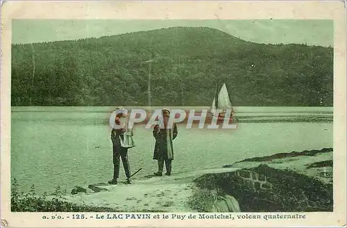 Ansichtskarte AK Le Lac Pavin et le Puy de Montchal volcan quaternaire