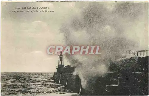 Cartes postales Les Sables d'Olonne Coup de Mer sur la Jetee de la Chaume Phare