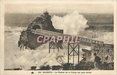 Ansichtskarte AK Biarritz Le Rocher de la Vierge par gros temps