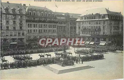 Cartes postales Strasbourg Place Kleber un jour de prise d'Armes Militaria