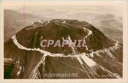 Cartes postales Le Sommet du puy de Dome et sa route automobile vus d'avion