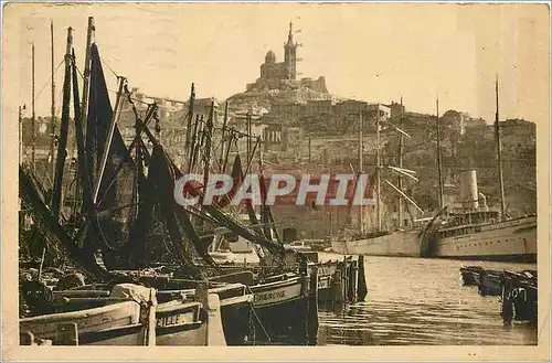 Ansichtskarte AK Marseille B du R Notre Dame de la Garde vue du Vieux Pont Bateaux