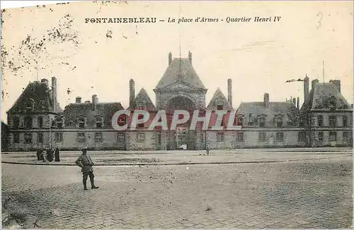 Ansichtskarte AK Fontainebleau La place d'armes Quartier Henri IV