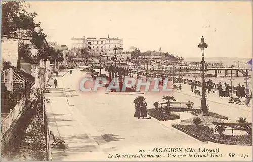 Ansichtskarte AK Arcachon Cote d'Argent Le Boulevard Promenade Vue vers le Grand Hotel