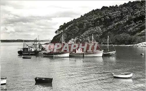 Cartes postales moderne Saint Brieuc Cotes du Nord Sous la Tour Le Legue  Bateaux