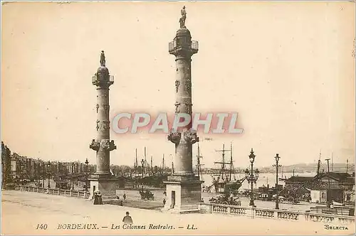 Cartes postales Bordeaux Les Colonnes Rostrales