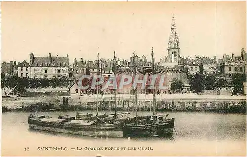 Cartes postales Saint Malo La Grande Porte et les Quais Bateau