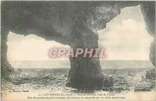 Cartes postales Cap Frehel C du N Toul an ifern ou Tron de l'Enfer Une des grottes les plus curieuses