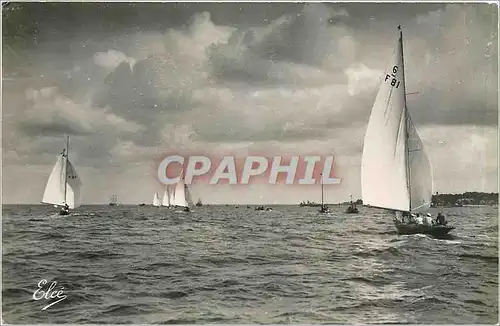 Cartes postales moderne Bassin d'Arcachon Regates sur le Bassin Bateaux