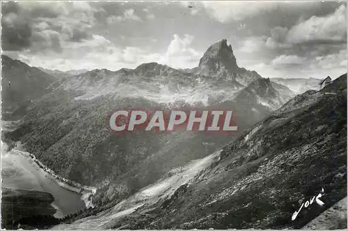 Cartes postales moderne Vallee d'Ossau BP Le Pic d'Ossau et le lac de Fabrege