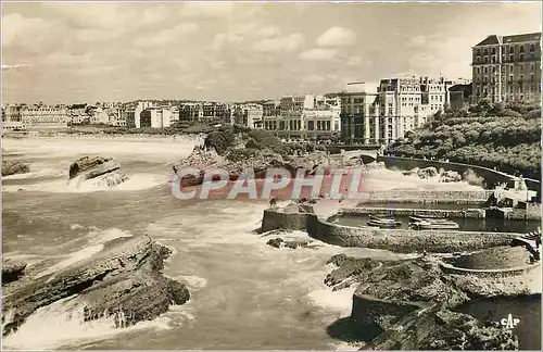 Ansichtskarte AK Biarritz Le Port des Pecheurs et le Casino