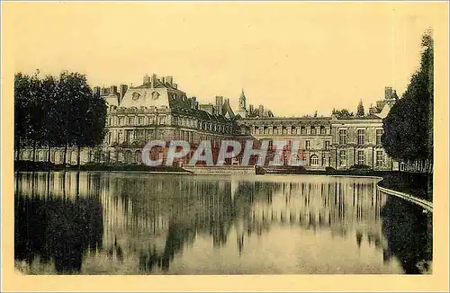 Ansichtskarte AK Chateau de Fontainebleau Ensemble sur la Piece d'Eau