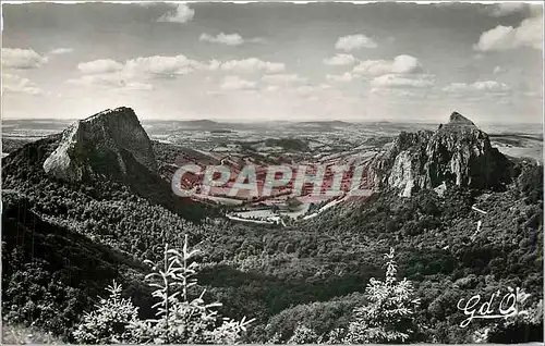 Cartes postales moderne L'Auvergne Les Roches Tuiliere et Sanadoire Couronnant le Cirque du Chausse ancien glacier