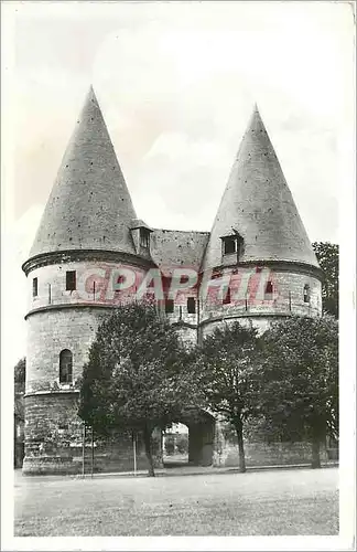 Cartes postales Beauvais les tours du Palais de Justice