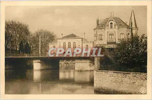 Cartes postales Montargis pont du Tivoli et Salle des Fetes