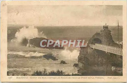 Ansichtskarte AK Biarritz effet de mer contre les rochers pres le pont de la vierge