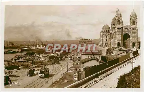 Ansichtskarte AK Marseille la cathedrale et le quai de la Joliette Bateau