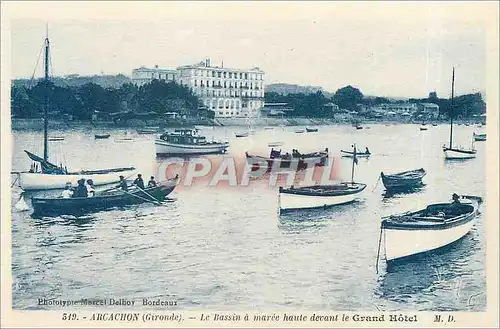 Ansichtskarte AK Arcachon Gironde le bassin a maree haute devant le Grand Hotel Bateaux