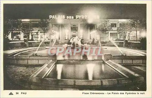 Ansichtskarte AK Pau place Clemenceau le palais des Pyrenees la nuit