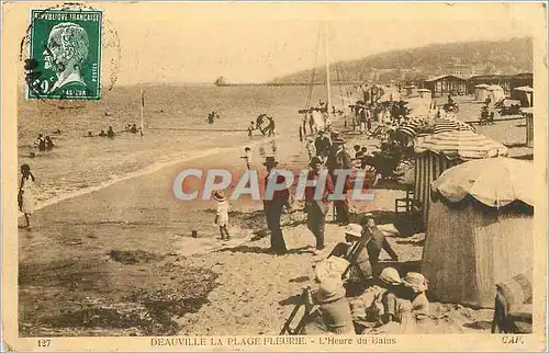 Cartes postales Deauville la plage fleurie l'heure du Bains