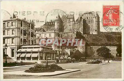 Ansichtskarte AK Dieppe L'Hotel Regina et le Vieux Chateau