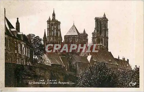 Ansichtskarte AK Laon La Cathedrale prise des Remparts