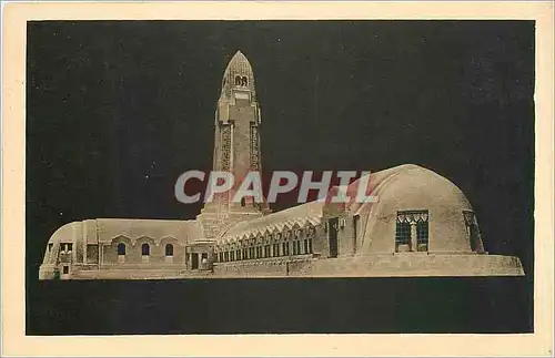 Cartes postales Ossuaire et Place de Douaumont Arriere du monument - Chapelle Catholique