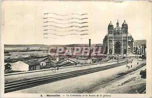 Ansichtskarte AK Marseille - La Cathedrale et le bassin de la Joliette